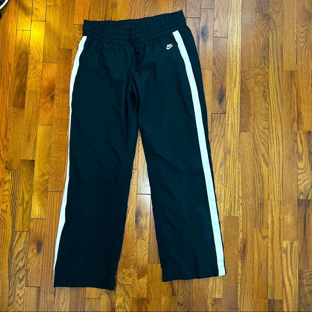 Women’s Nike Parachute Athletic Pants